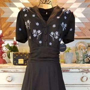 1940's Style Black Floral Short Sleeve Dress